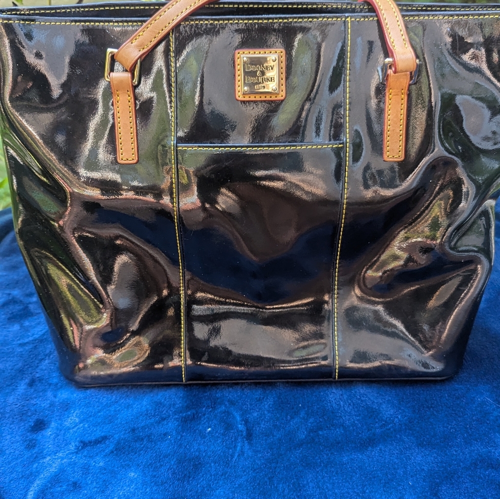 Dooney and Bourke pattern leather tote
